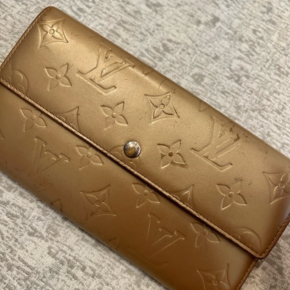 Louis Vuitton Monogram Vernis Patent Leather Sarah Wallet - Picture 2 of 8